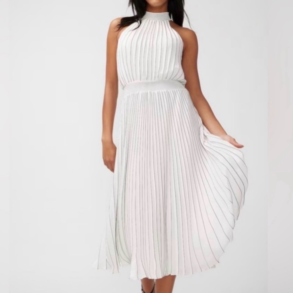 Black and White Midi Pleated Dress